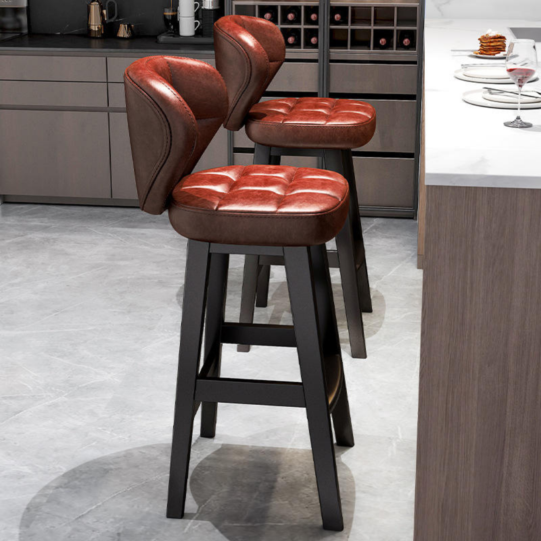 Arvid – Stylish bar stool in solid oak with leather seat