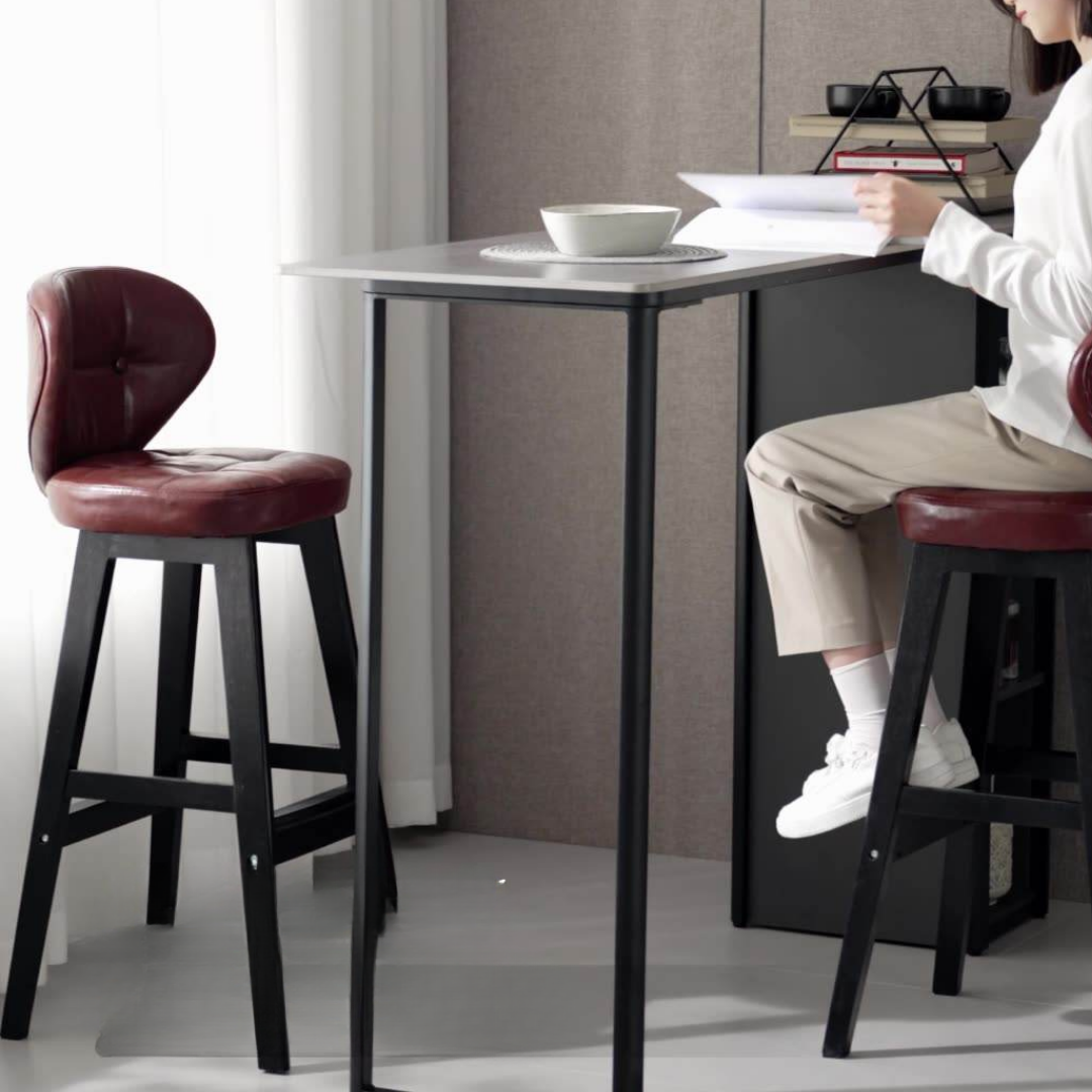 Arvid – Stylish bar stool in solid oak with leather seat